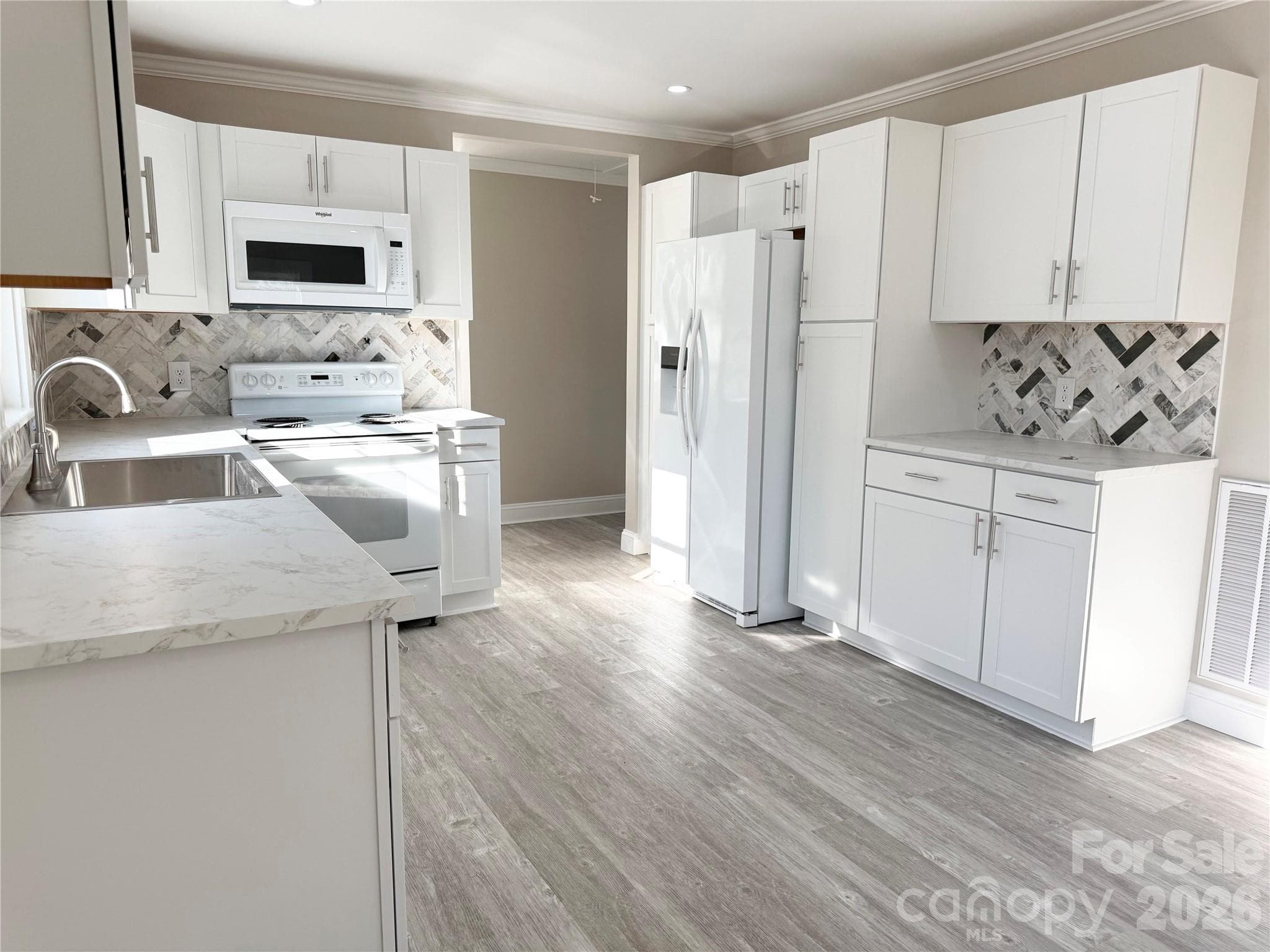 Single Family Residence at Taylorsville, photo 2 of 35