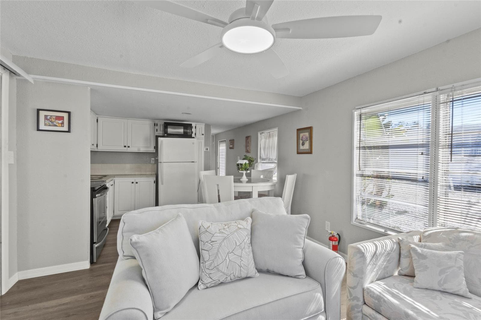Living Room - 426 HATCHETT CREEK RD, VENICE