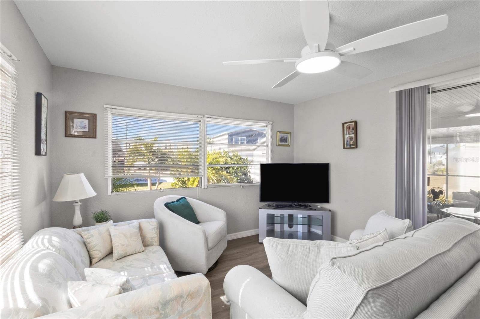 Large windows in Living Room - 426 HATCHETT CREEK RD, VENICE