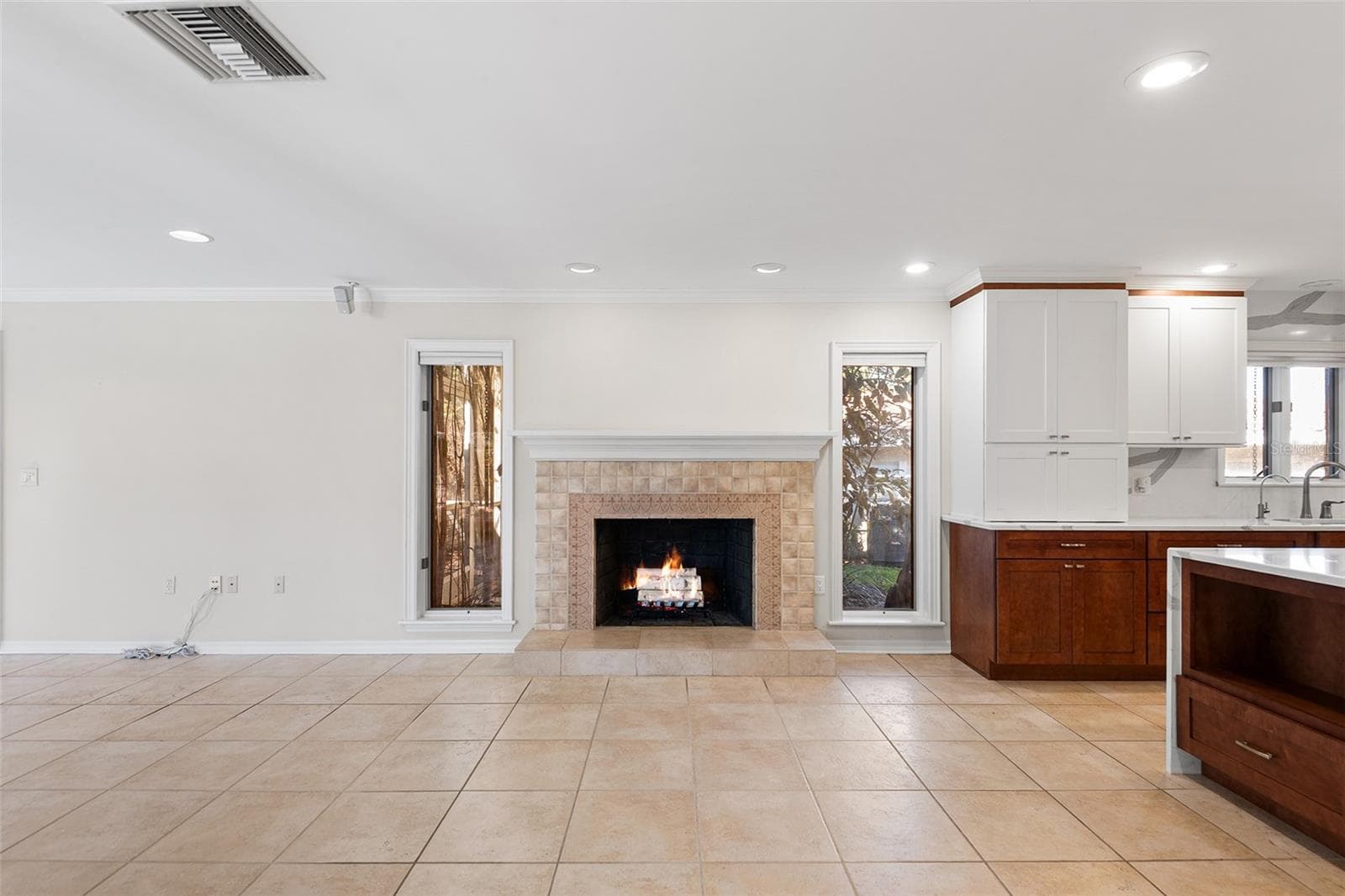 Single Family Residence at 1249 LAKE POINT DR, LAKELAND, photo 31 of 78