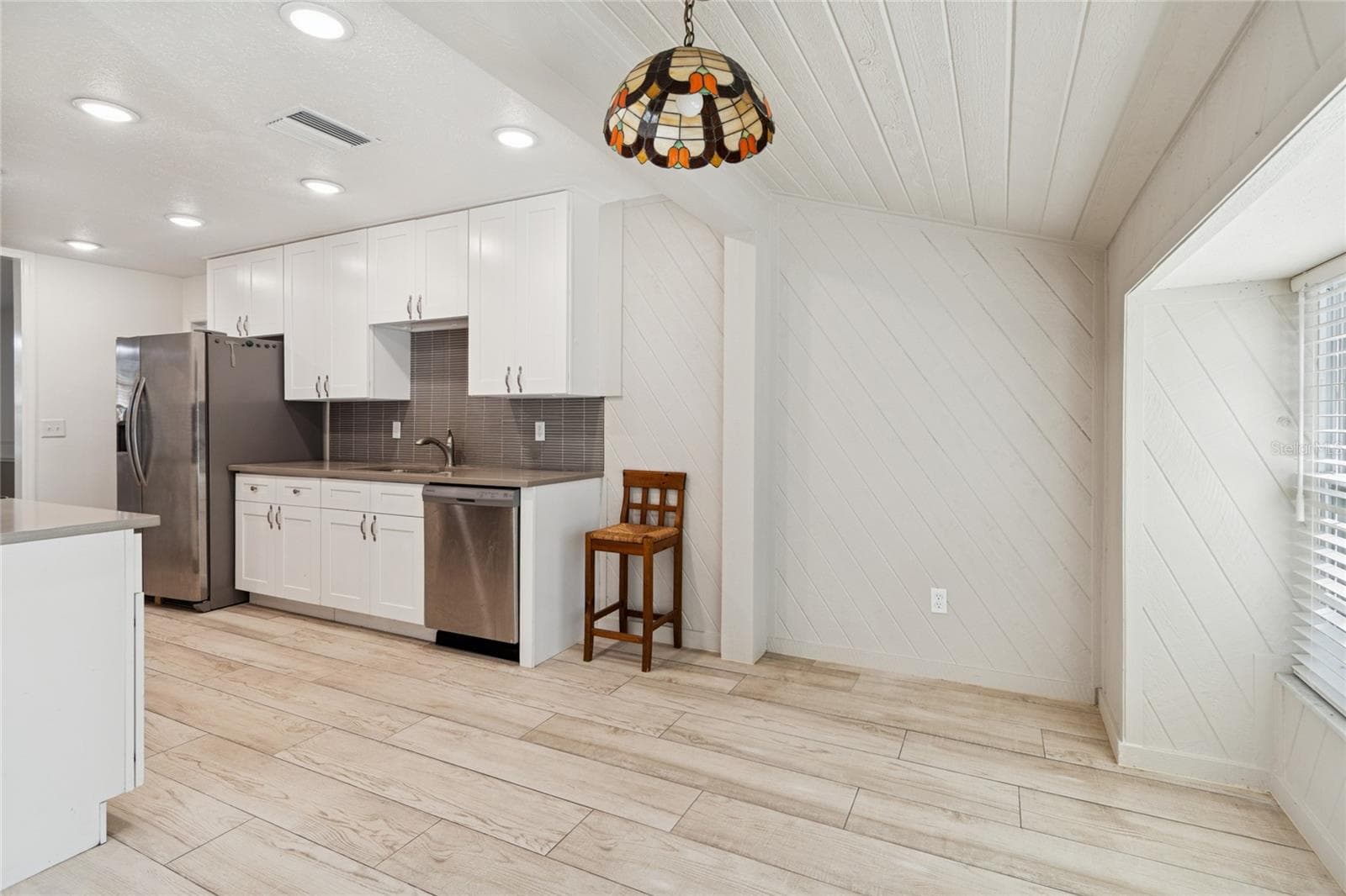 Single Family Residence at 9628 DAVIS RD, TAMPA, photo 12 of 43