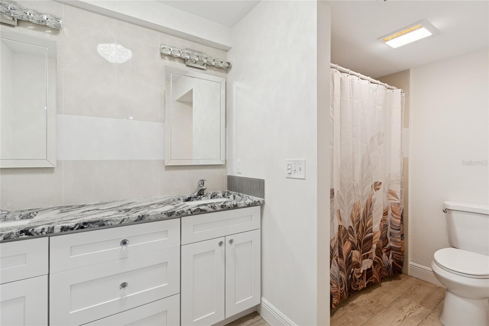 Primary EnSuite with Tub/Shower - 9628 DAVIS RD, TAMPA