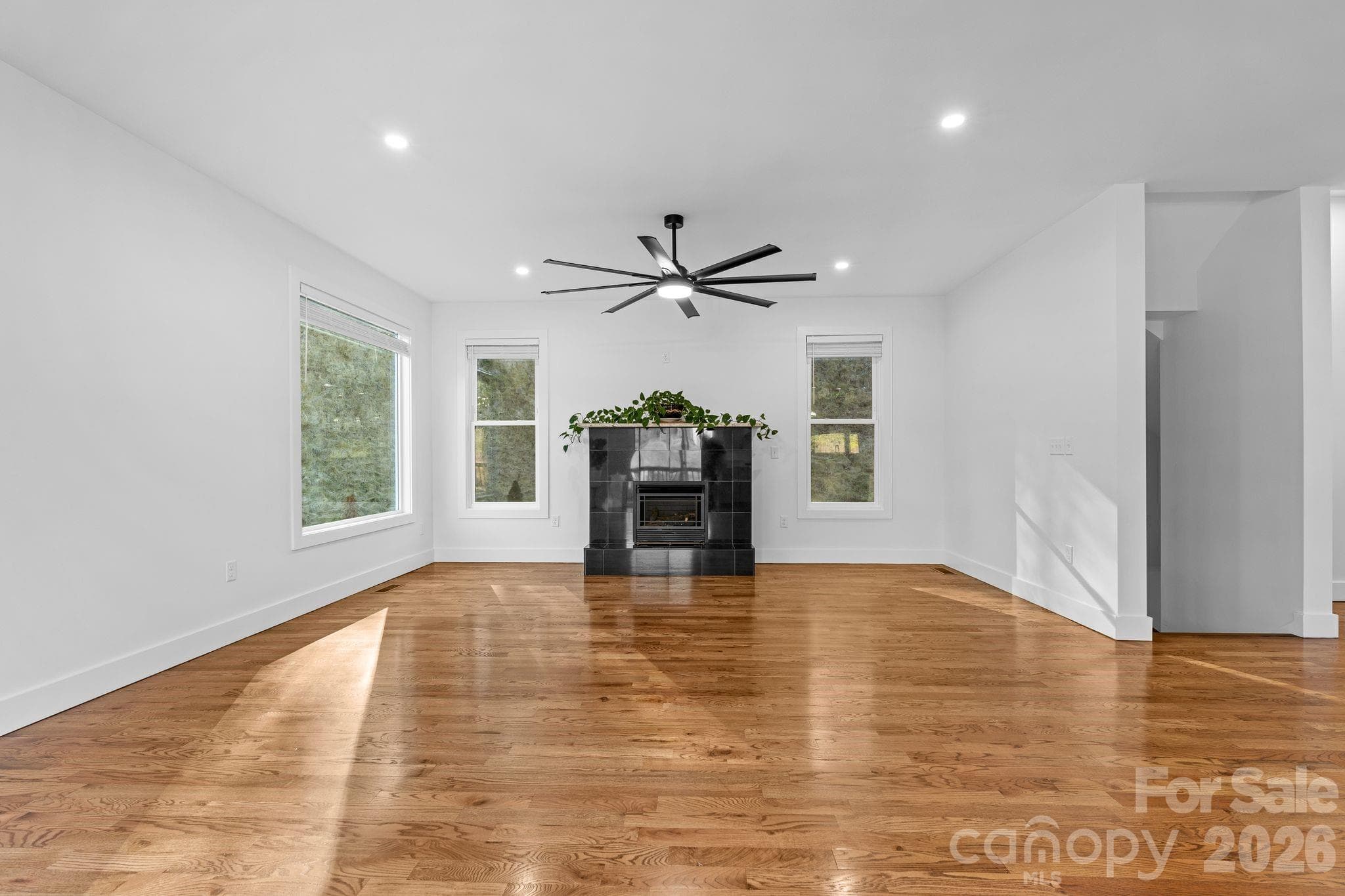 Single Family Residence at Weaverville, photo 9 of 50