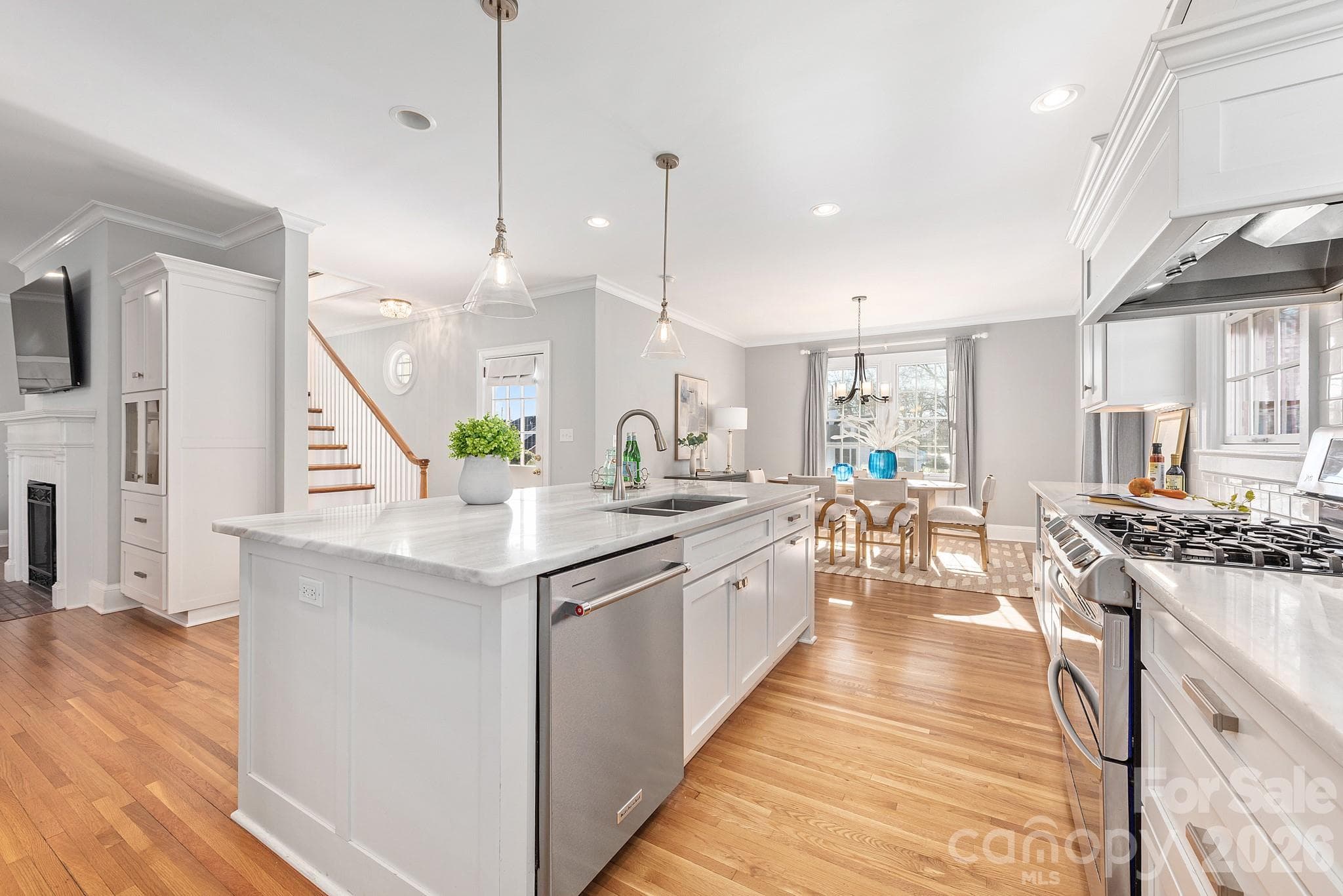 Single Family Residence at 27 Circle Drive, Belmont, photo 11 of 47