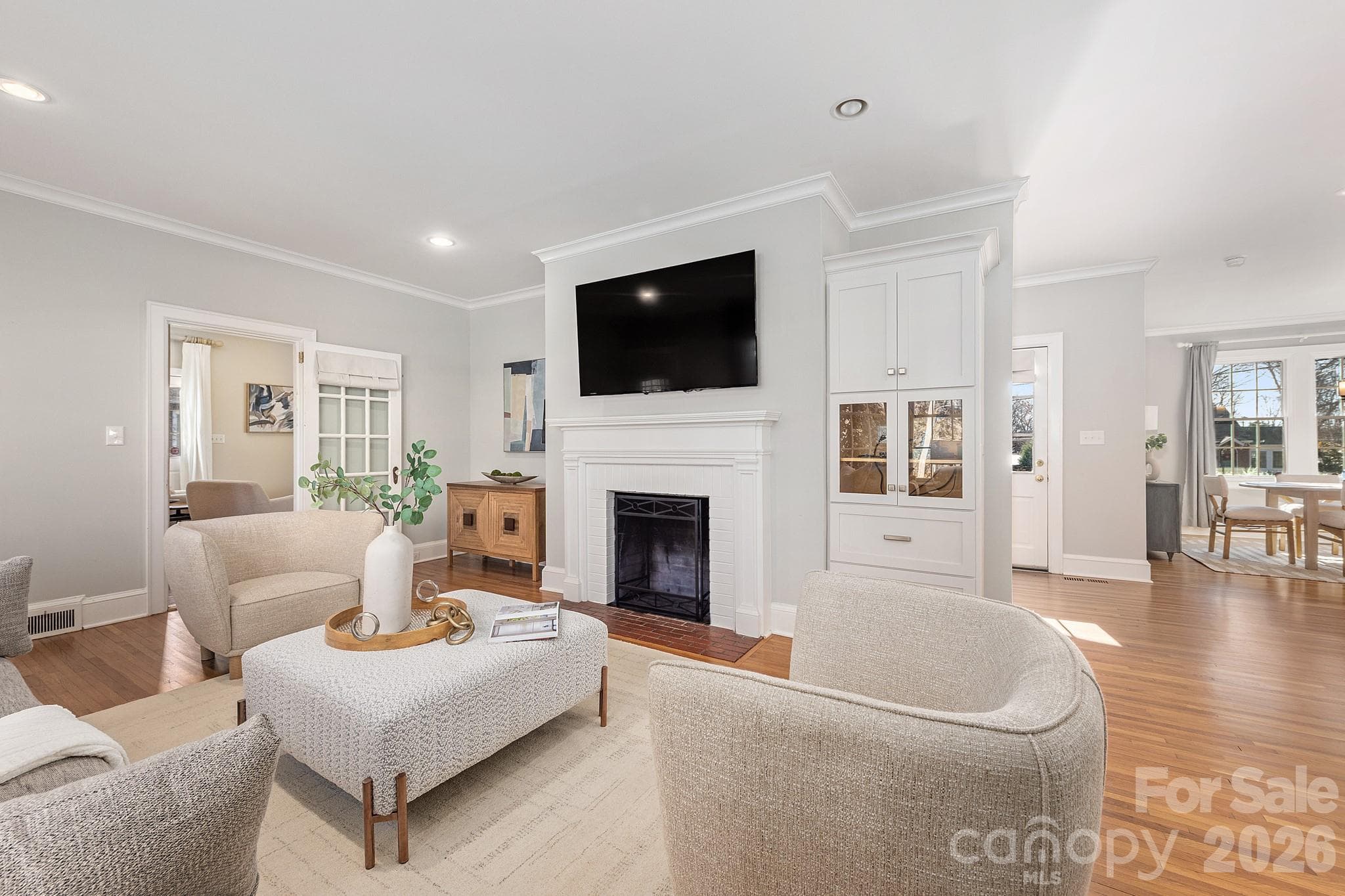Single Family Residence at 27 Circle Drive, Belmont, photo 13 of 47
