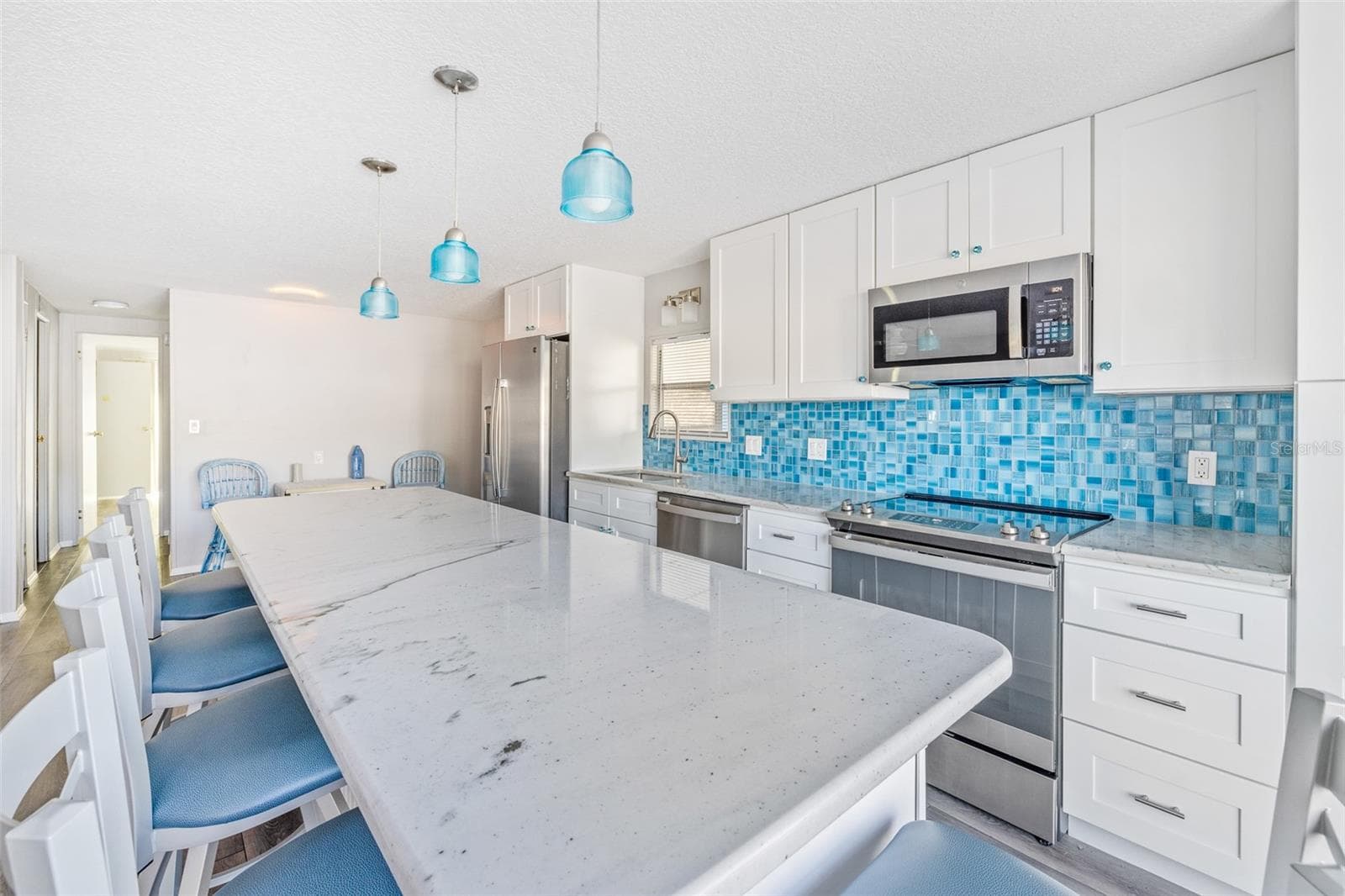 Kitchen Island - 116 LEWIS ST, EDGEWATER