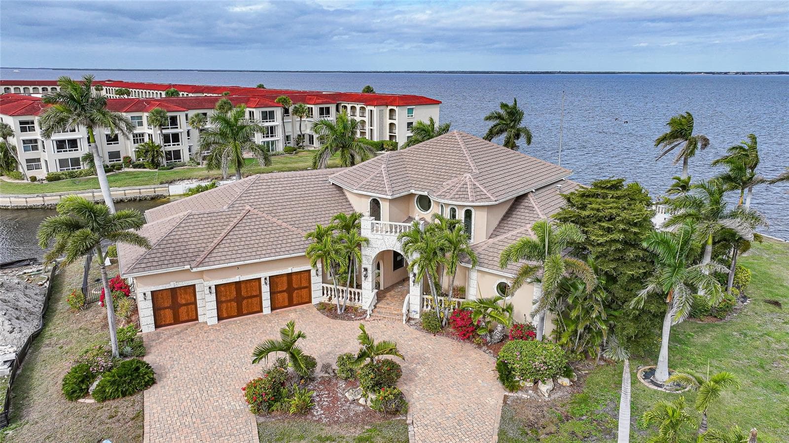 3 HIBISCUS DR