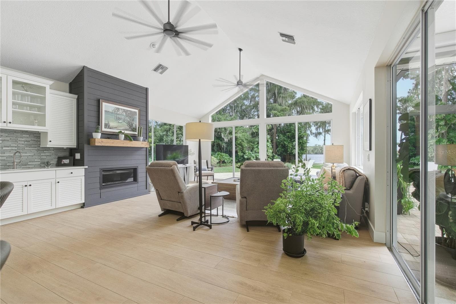Single Family Residence at 4733 CHULUOTA RD, ORLANDO, photo 11 of 49