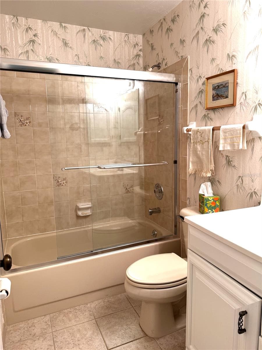 Guest Bath - 229 LAUREL HOLLOW DR #83, NOKOMIS