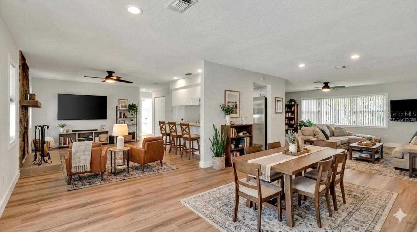 Virtually Staged - 7801 17TH WAY N, ST PETERSBURG