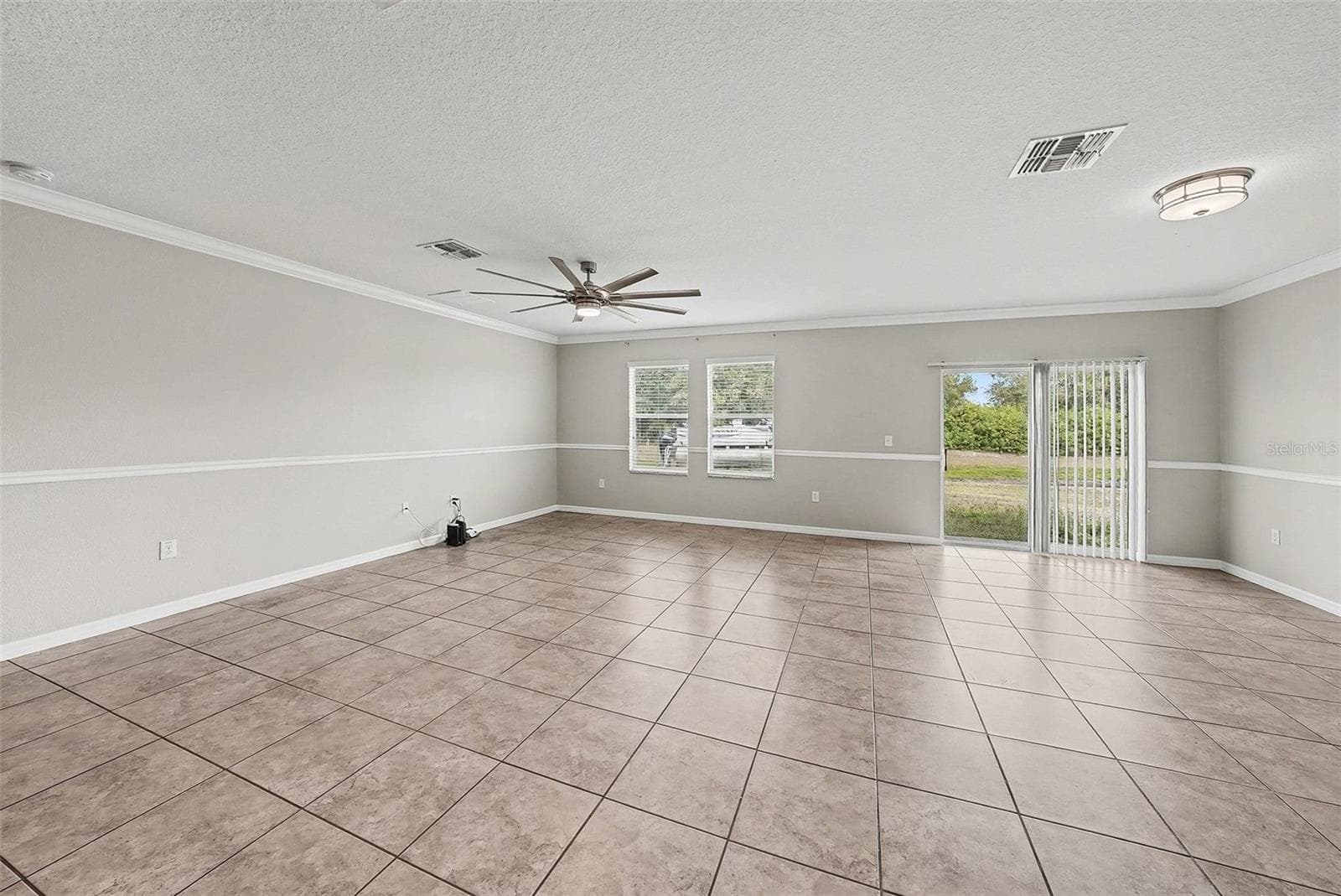 Single Family Residence at 10657 STANDING STONE DR, WIMAUMA, photo 7 of 36