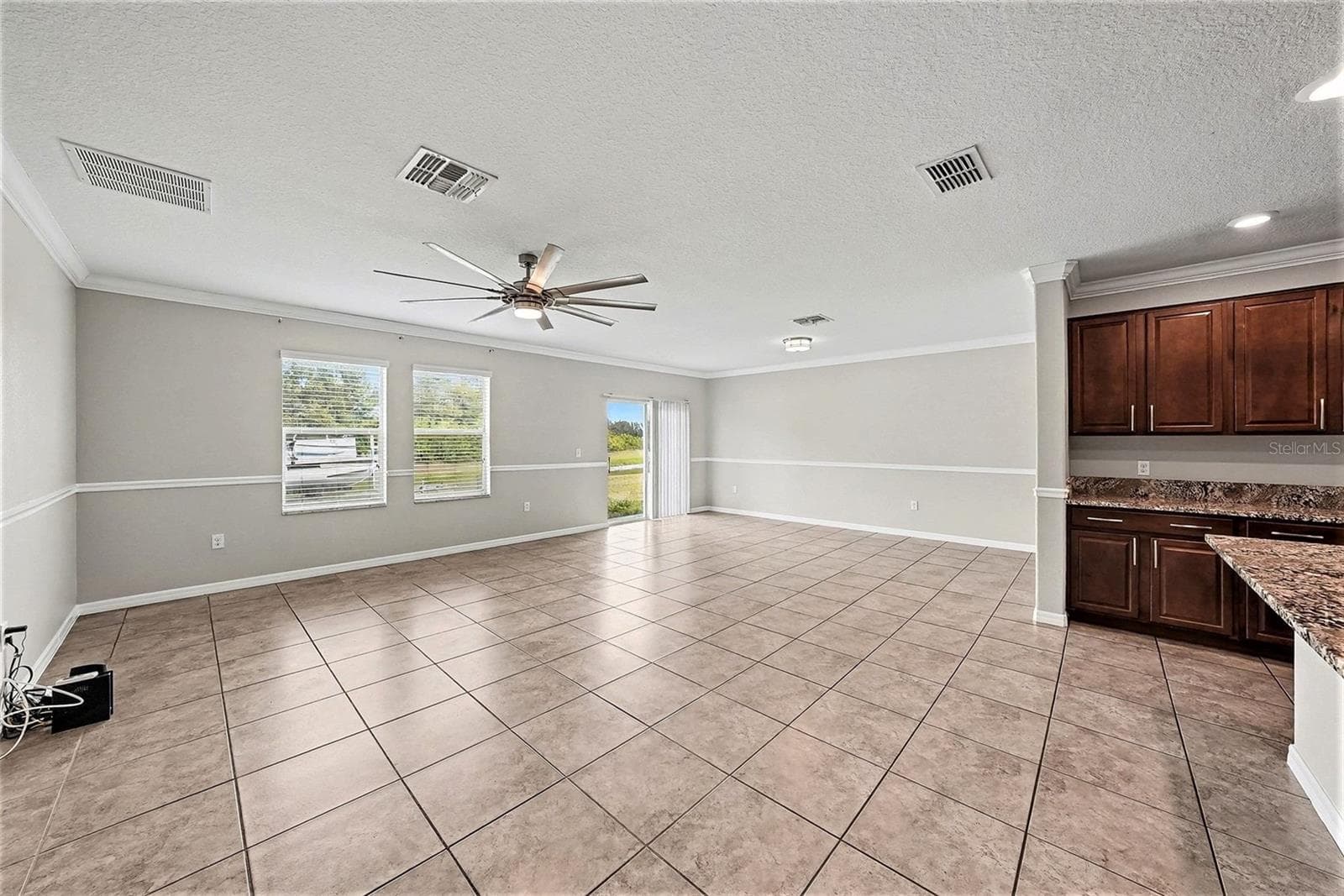 Single Family Residence at 10657 STANDING STONE DR, WIMAUMA, photo 8 of 36