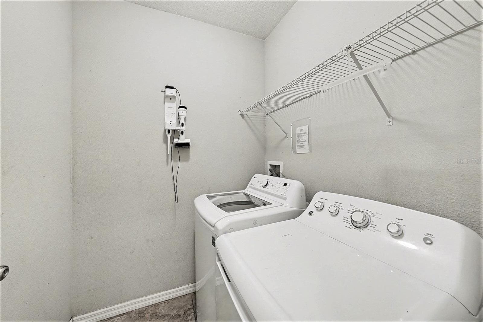 Single Family Residence at 10657 STANDING STONE DR, WIMAUMA, photo 26 of 36