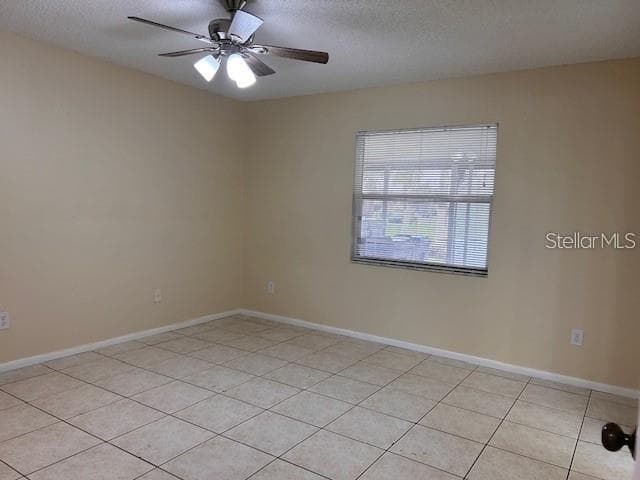 Villa at 40 E COUNTRY COVE WAY, KISSIMMEE, photo 22 of 39