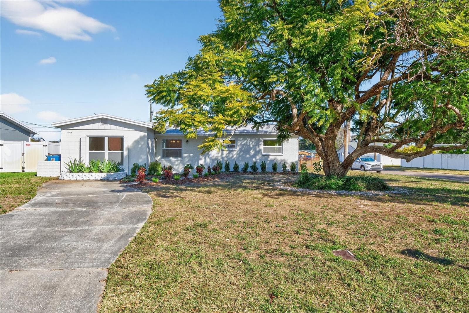Single Family Residence at 5701 14TH AVE N, ST PETERSBURG, photo 3 of 54