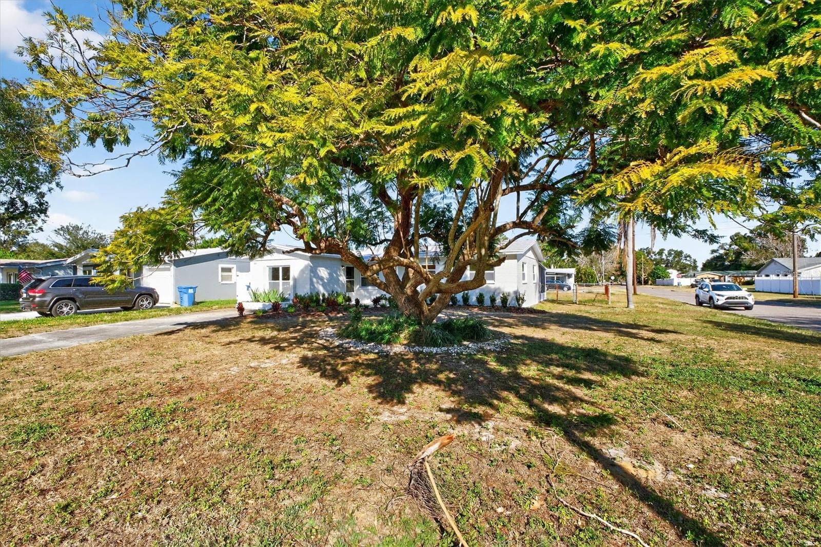 Single Family Residence at 5701 14TH AVE N, ST PETERSBURG, photo 4 of 54