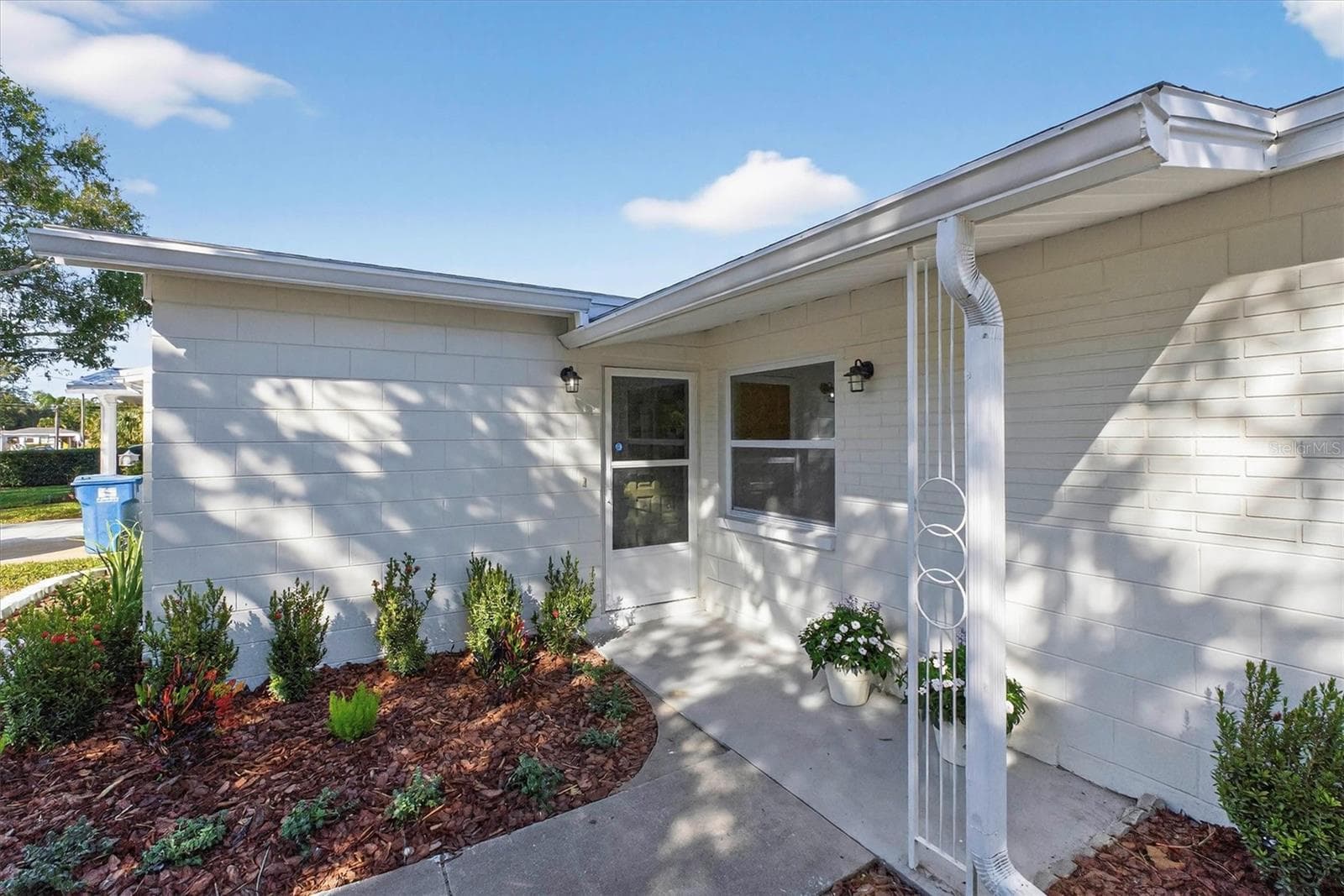 Single Family Residence at 5701 14TH AVE N, ST PETERSBURG, photo 5 of 54