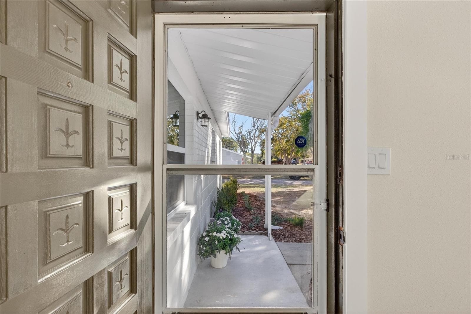 Single Family Residence at 5701 14TH AVE N, ST PETERSBURG, photo 6 of 54