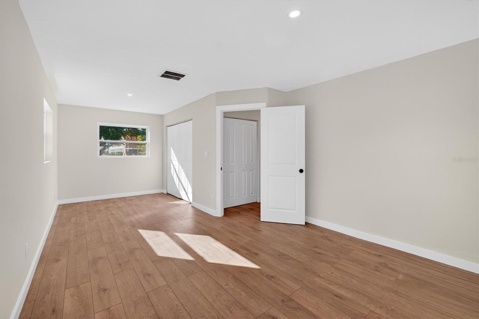 Single Family Residence at 5701 14TH AVE N, ST PETERSBURG, photo 18 of 54