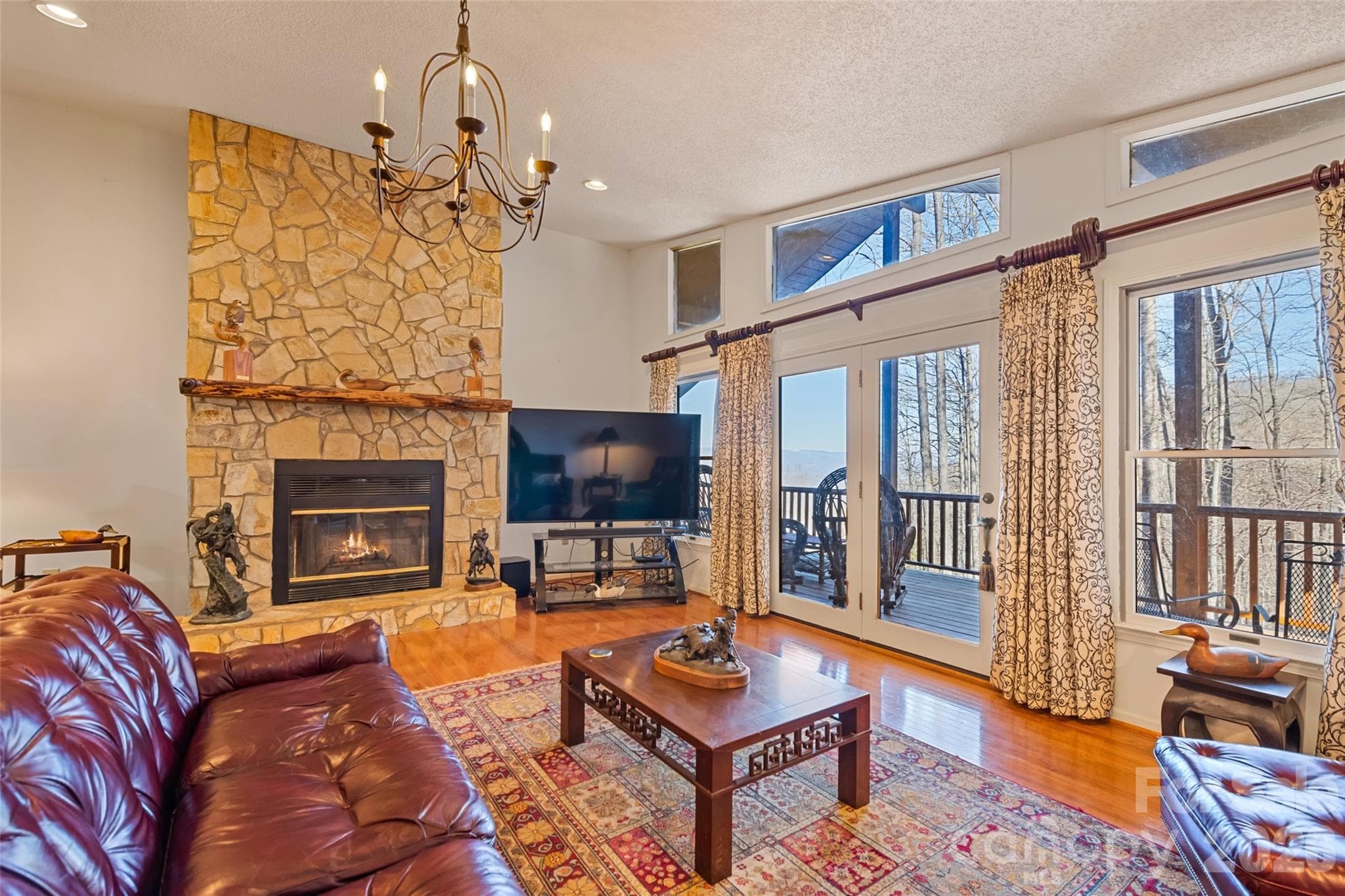 Single Family Residence at 831 Forest Run Road, Whittier, photo 4 of 44