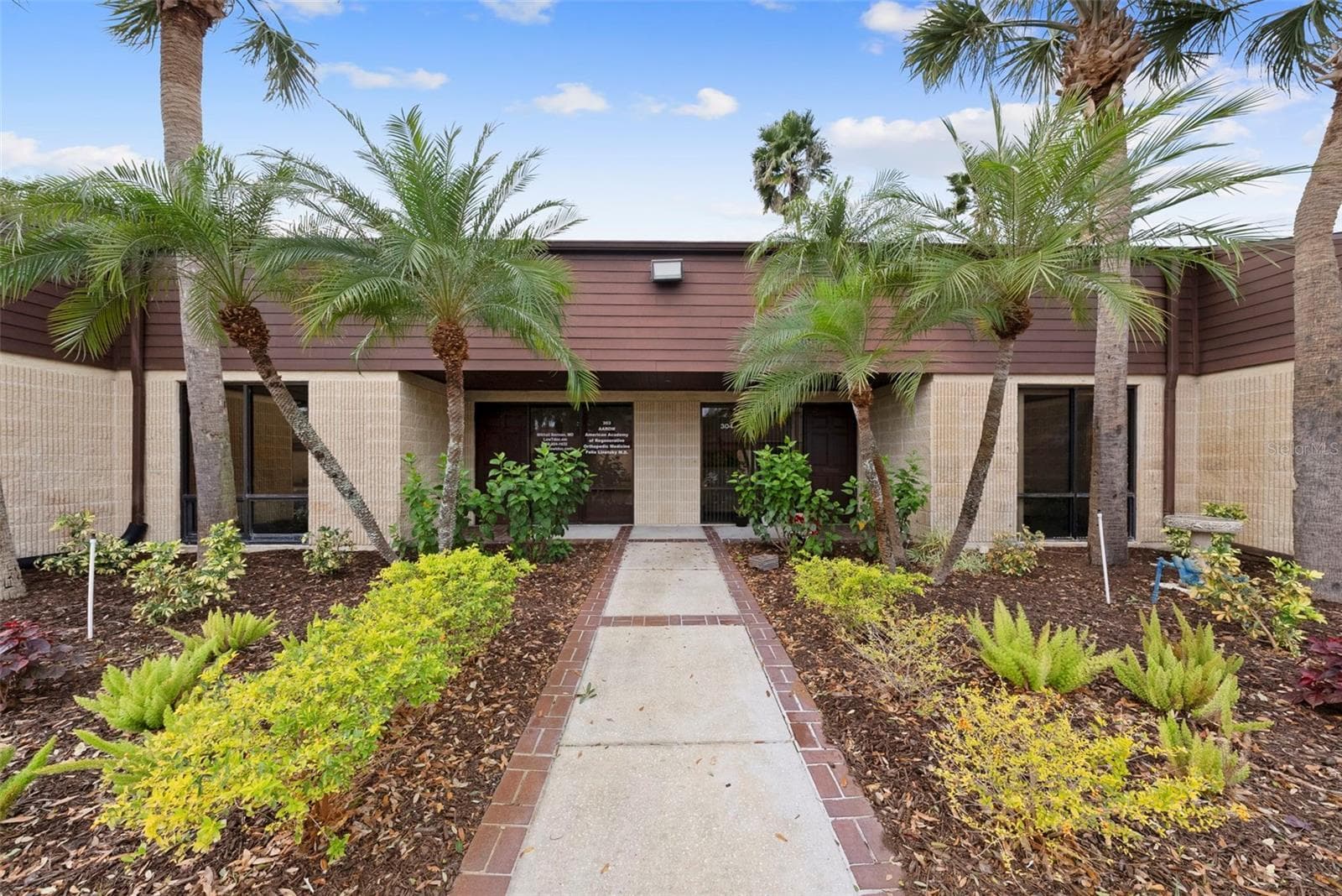 611 DRUID RD E #303