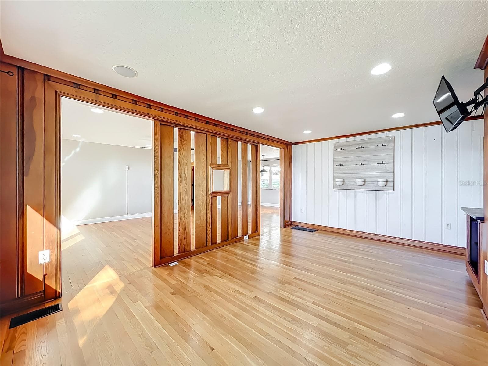 Single Family Residence at 2400 TOPPING PL, EUSTIS, photo 18 of 70
