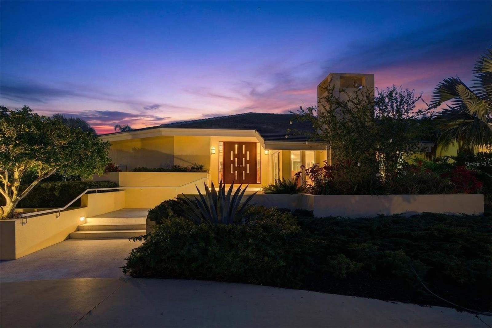 Single Family Residence at 1571 HARBOR CAY LN, LONGBOAT KEY, photo 4 of 93