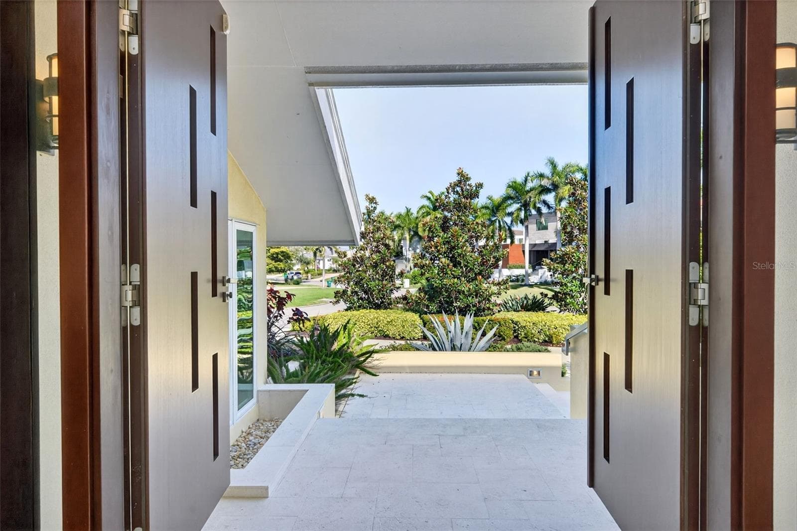Single Family Residence at 1571 HARBOR CAY LN, LONGBOAT KEY, photo 11 of 93