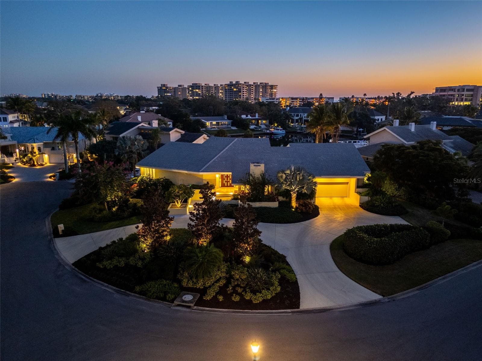 Single Family Residence at 1571 HARBOR CAY LN, LONGBOAT KEY, photo 12 of 93