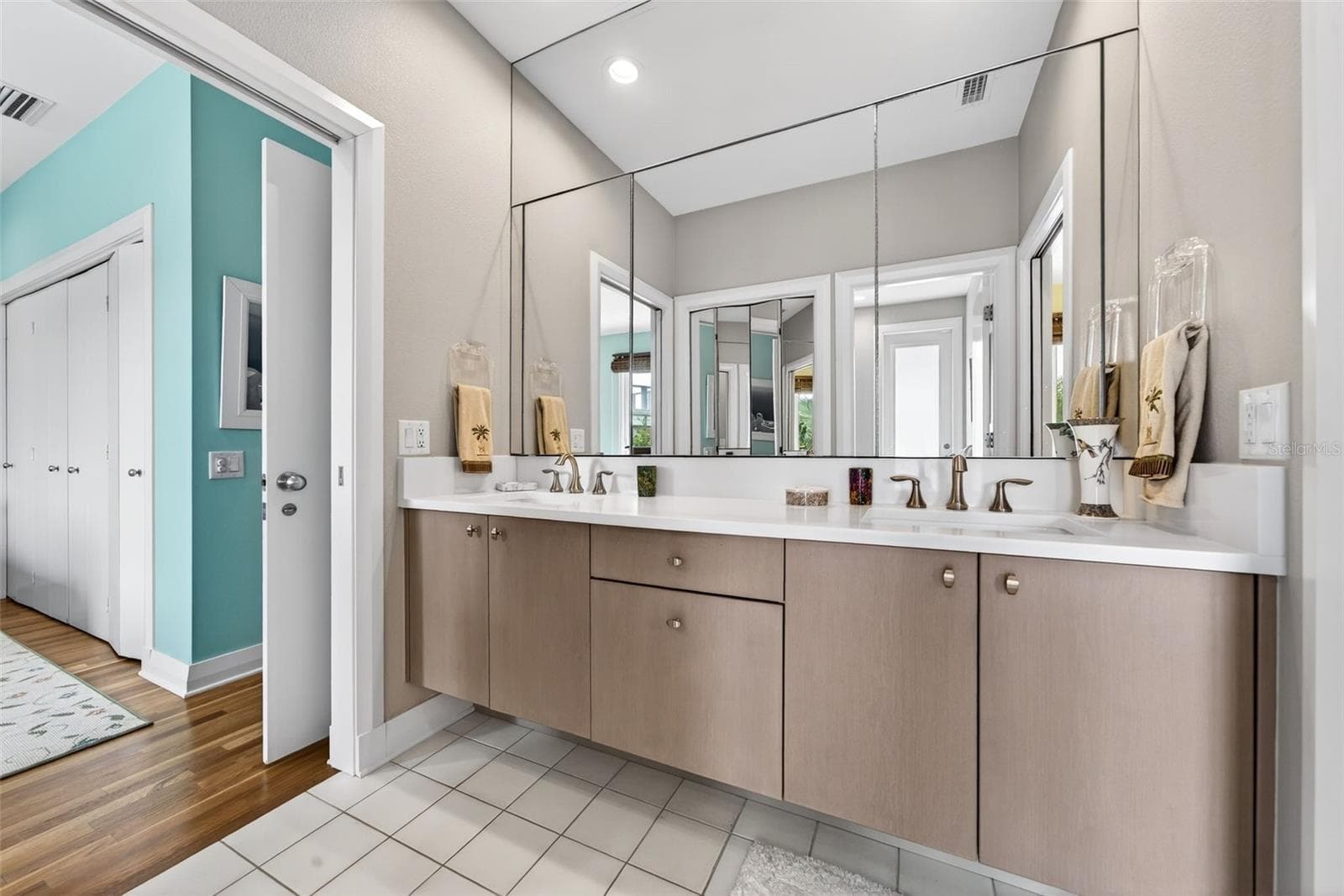 Single Family Residence at 1571 HARBOR CAY LN, LONGBOAT KEY, photo 53 of 93