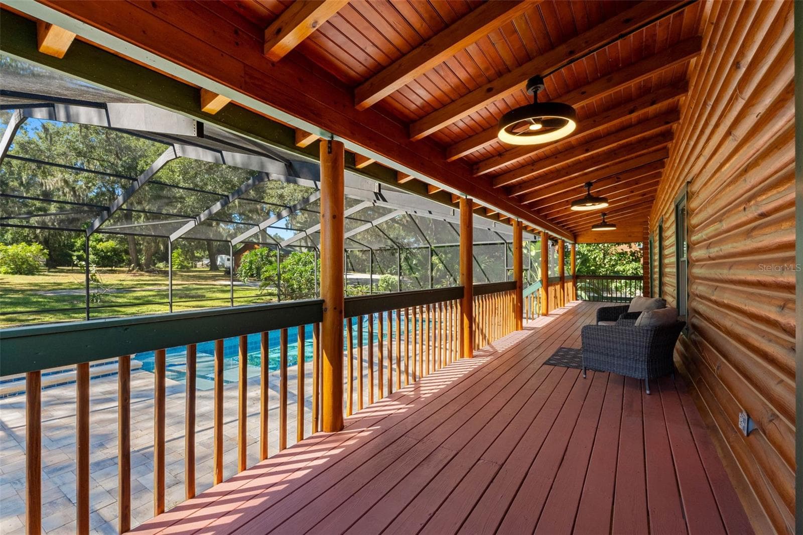 Back Covered Porch - 11401 THONOTOSASSA RD, THONOTOSASSA