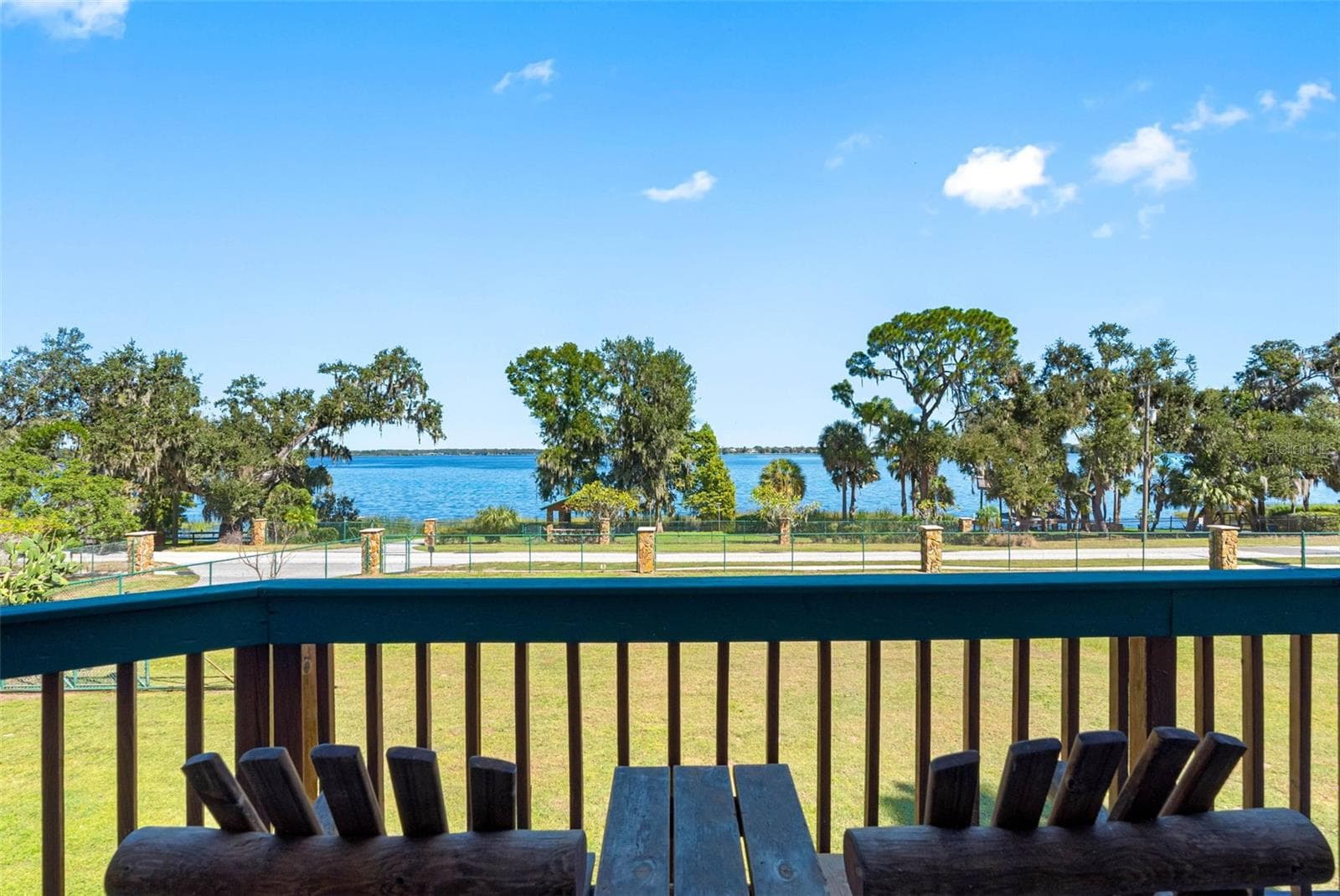 Front Porch with Lake View - 11401 THONOTOSASSA RD, THONOTOSASSA
