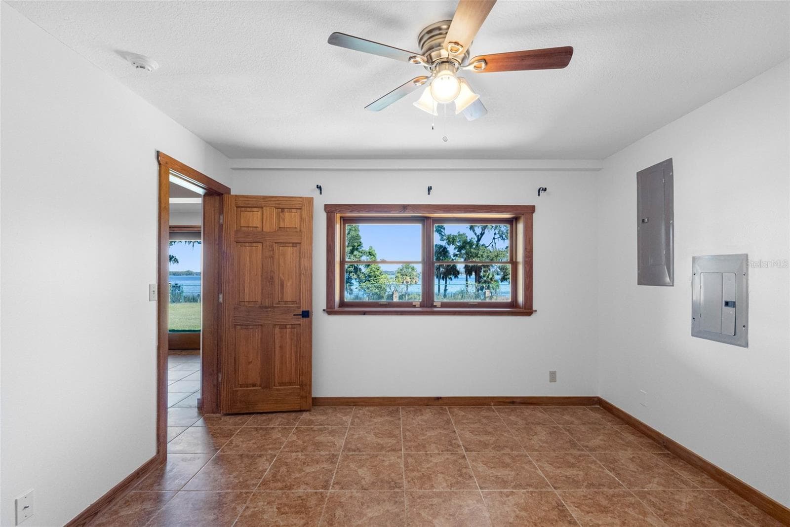 Primary Bedroom - 1st floor - 11401 THONOTOSASSA RD, THONOTOSASSA