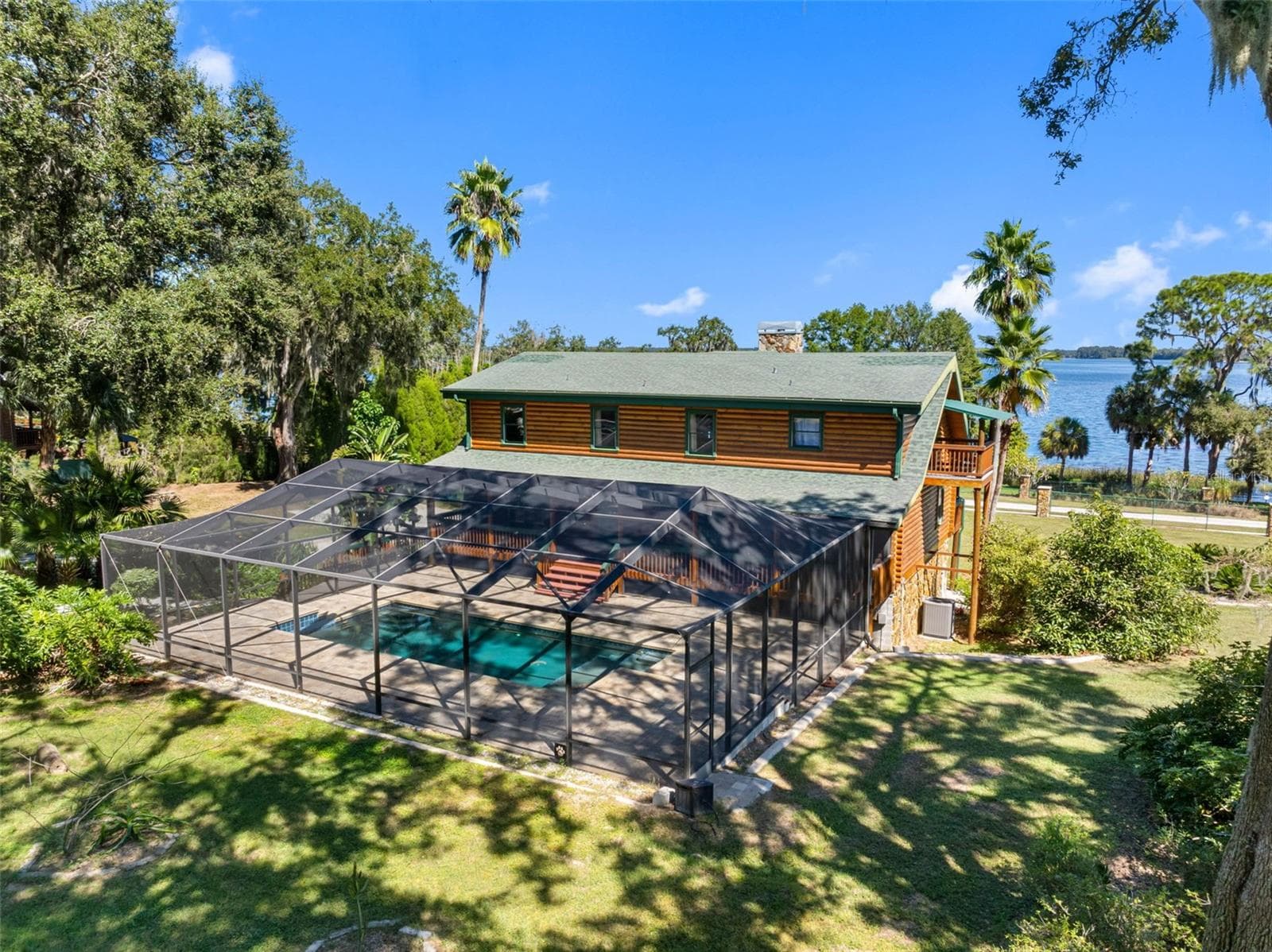 Back of Home - 11401 THONOTOSASSA RD, THONOTOSASSA