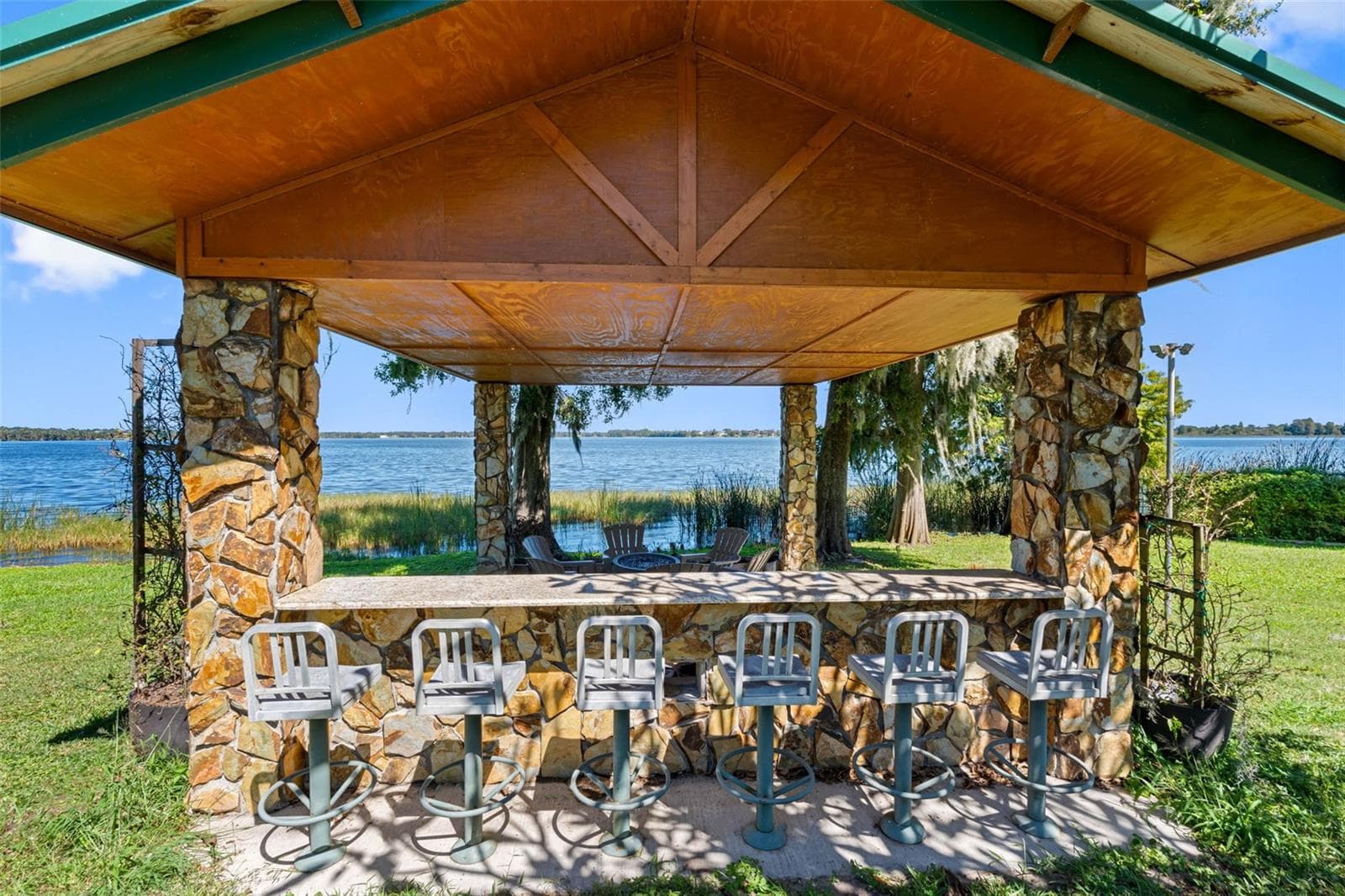 Waterfront Cabana with Firepit - 11401 THONOTOSASSA RD, THONOTOSASSA