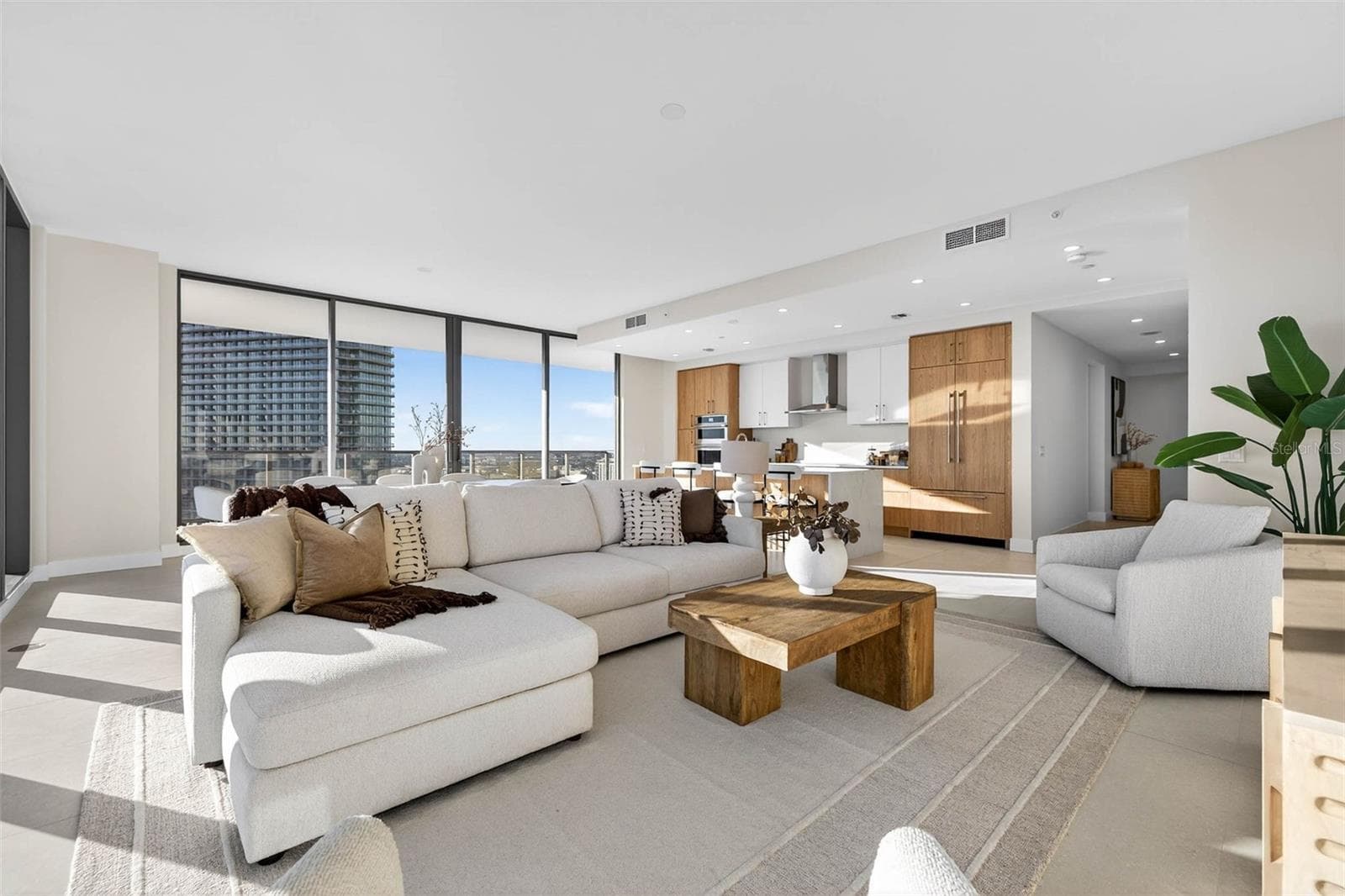 Living/Dining/Kitchen - 275 1ST AVE S #2706, ST PETERSBURG