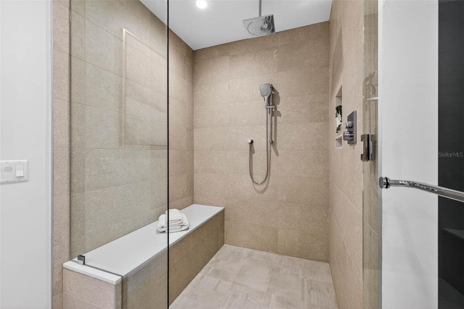 Condominium at 275 1ST AVE S #2706, ST PETERSBURG, photo 8 of 63