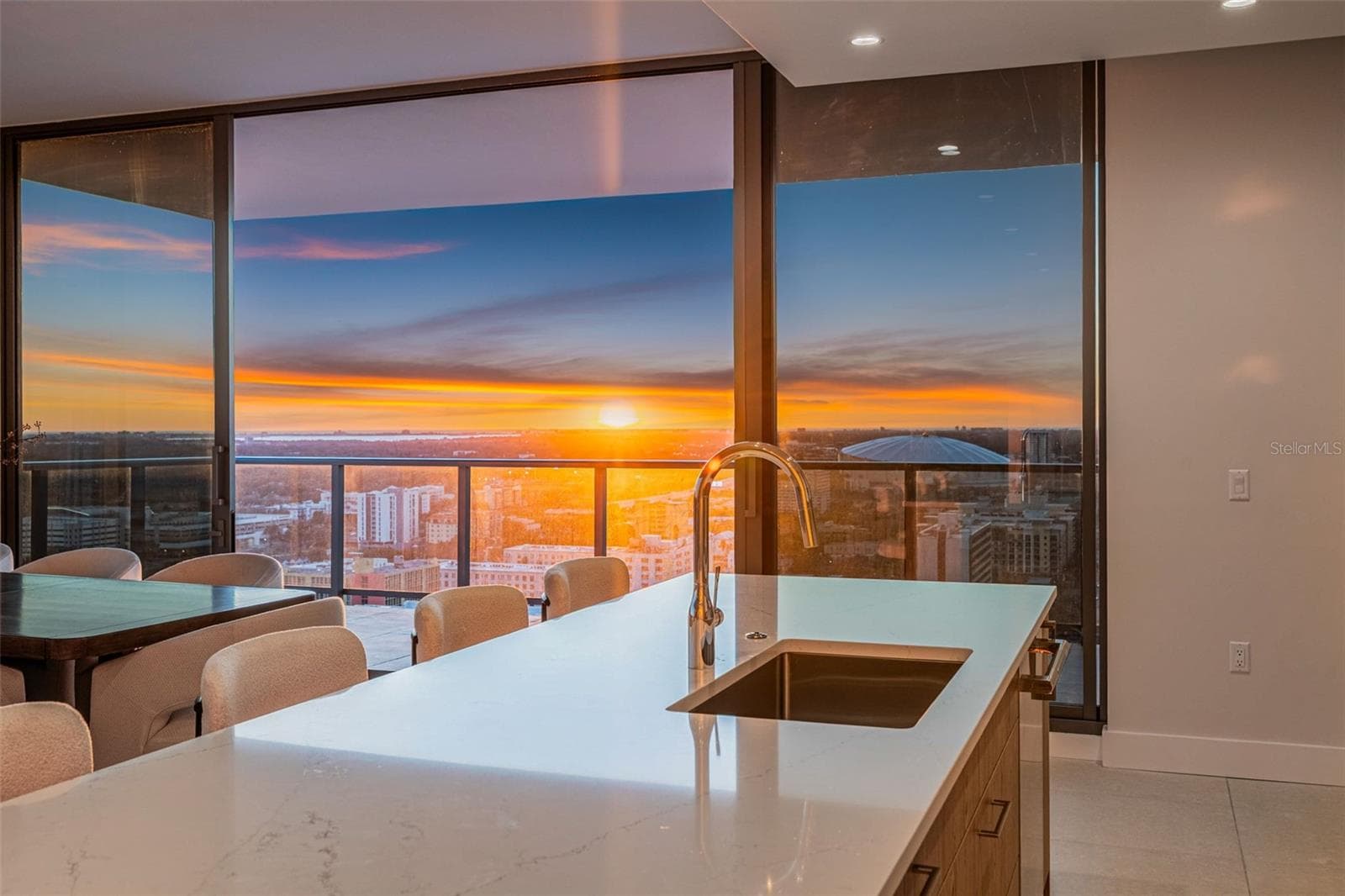 Kitchen Sunset - 275 1ST AVE S #2706, ST PETERSBURG