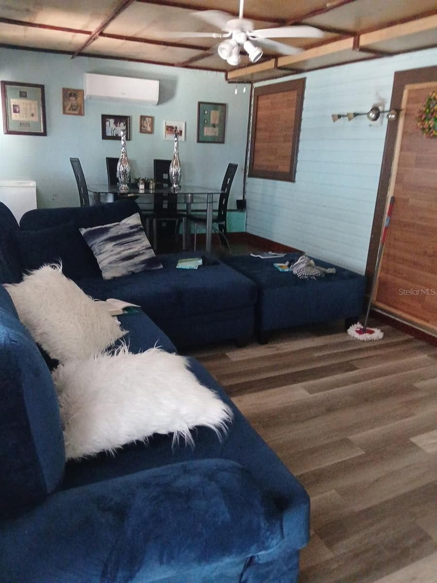 Single Family Residence at 14342 SE 45TH CT, SUMMERFIELD, photo 5 of 29