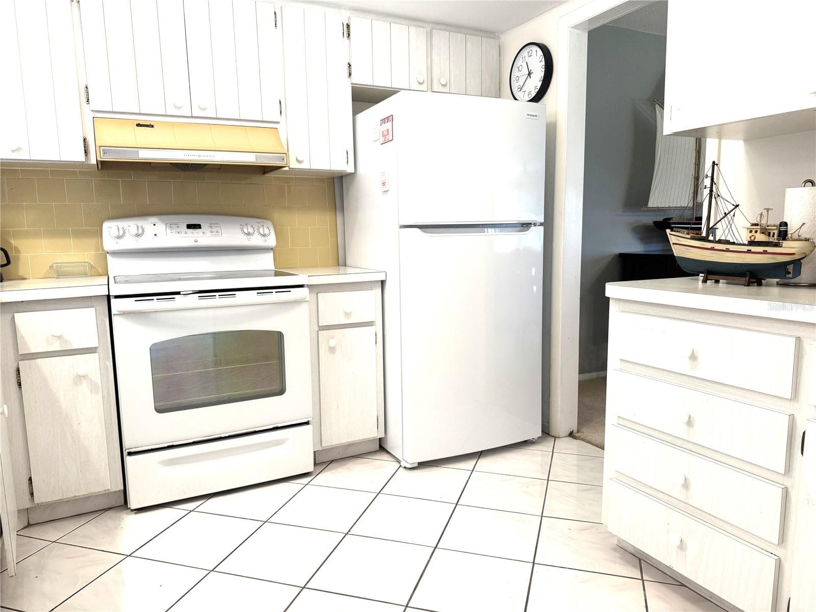 Villa at 2571 RIVERBLUFF PKWY #V158, SARASOTA, photo 12 of 19