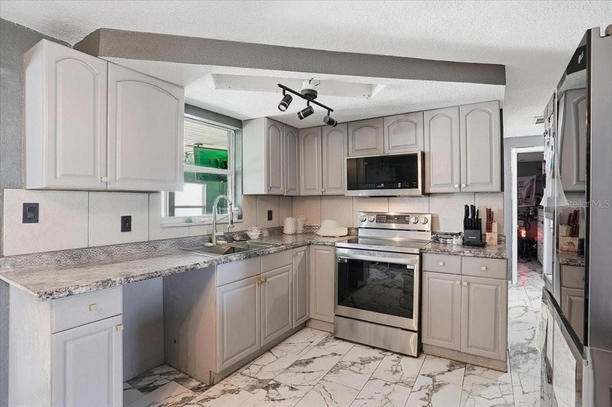 Single Family Residence at 3208 KILBURN RD, HOLIDAY, photo 4 of 17