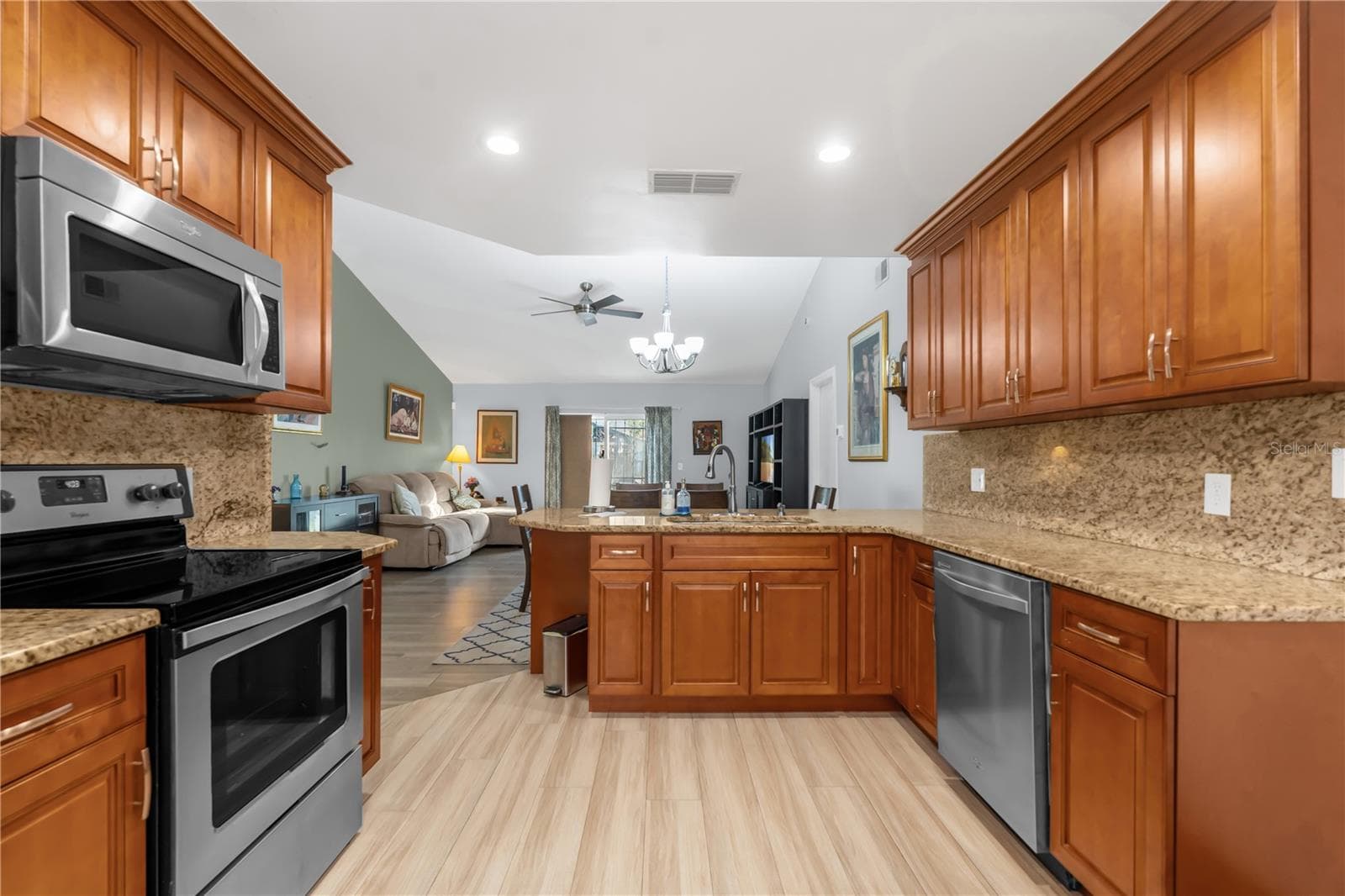Single Family Residence at 7702 LEGACY LN, ORLANDO, photo 13 of 21