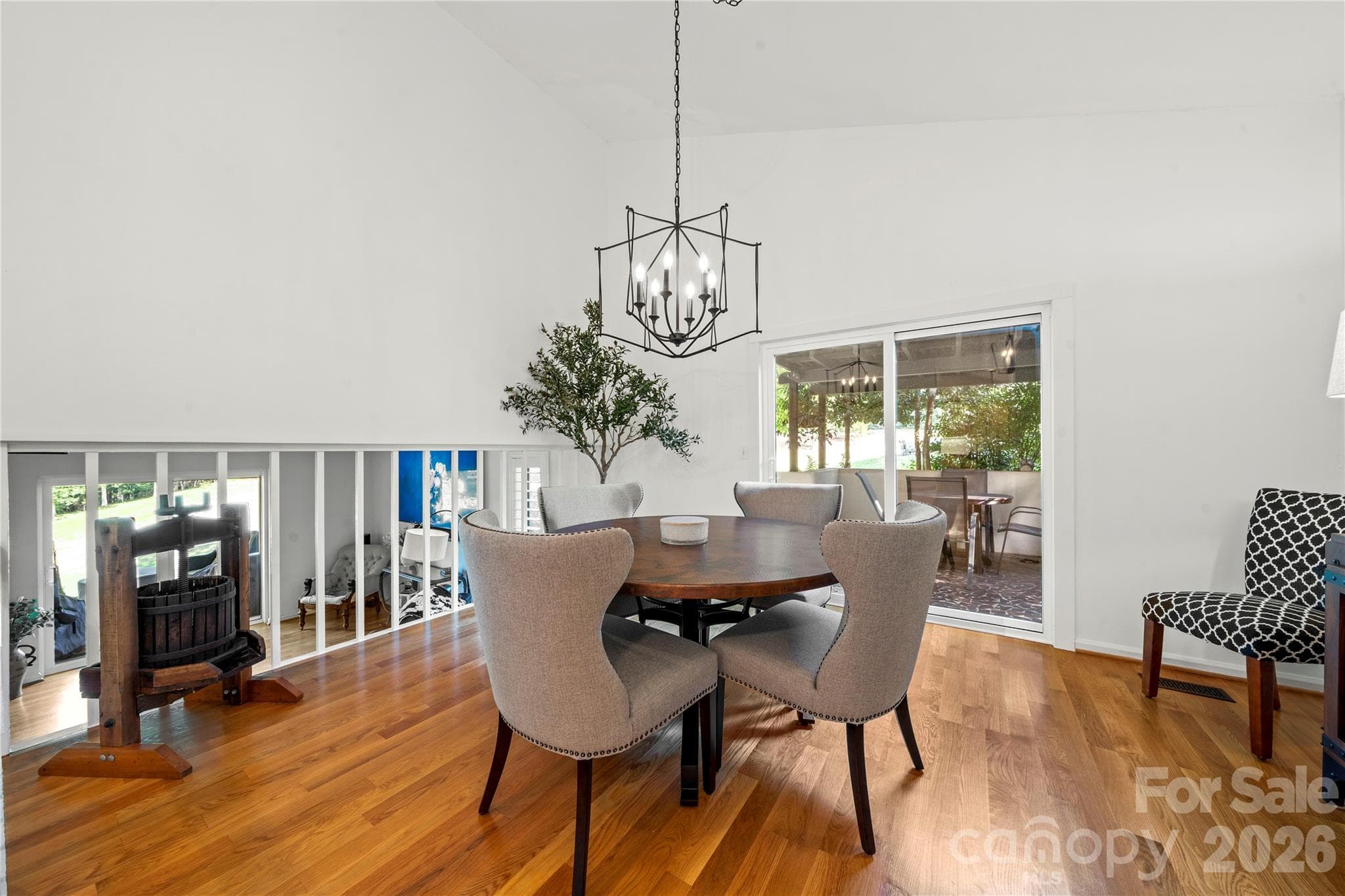 dinning area - Clover