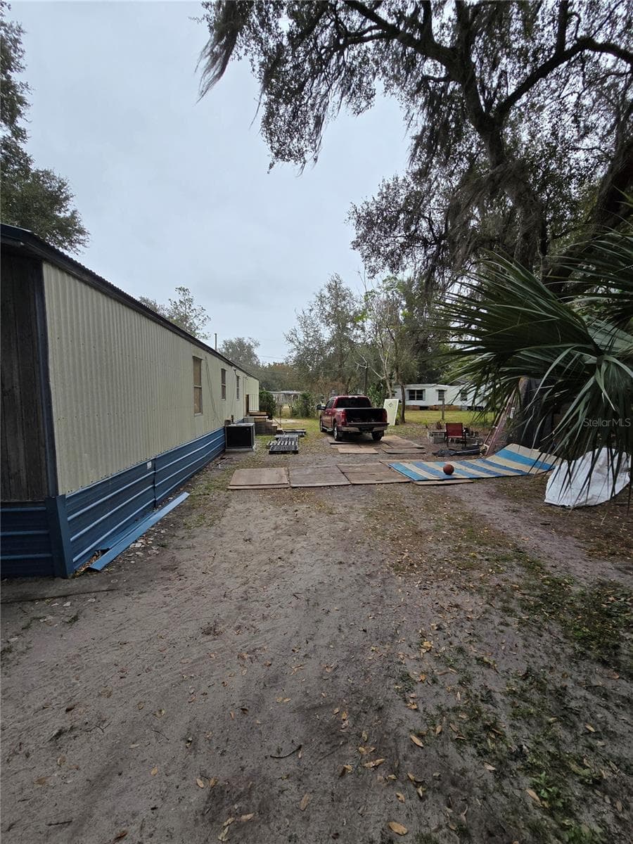 Manufactured Home at 20 SW 3RD ST, WEBSTER, photo 5 of 5