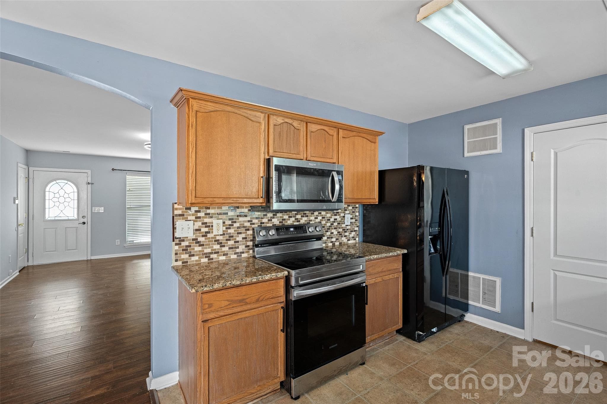 Single Family Residence at 7117 Angela Marie Court, Charlotte, photo 6 of 17