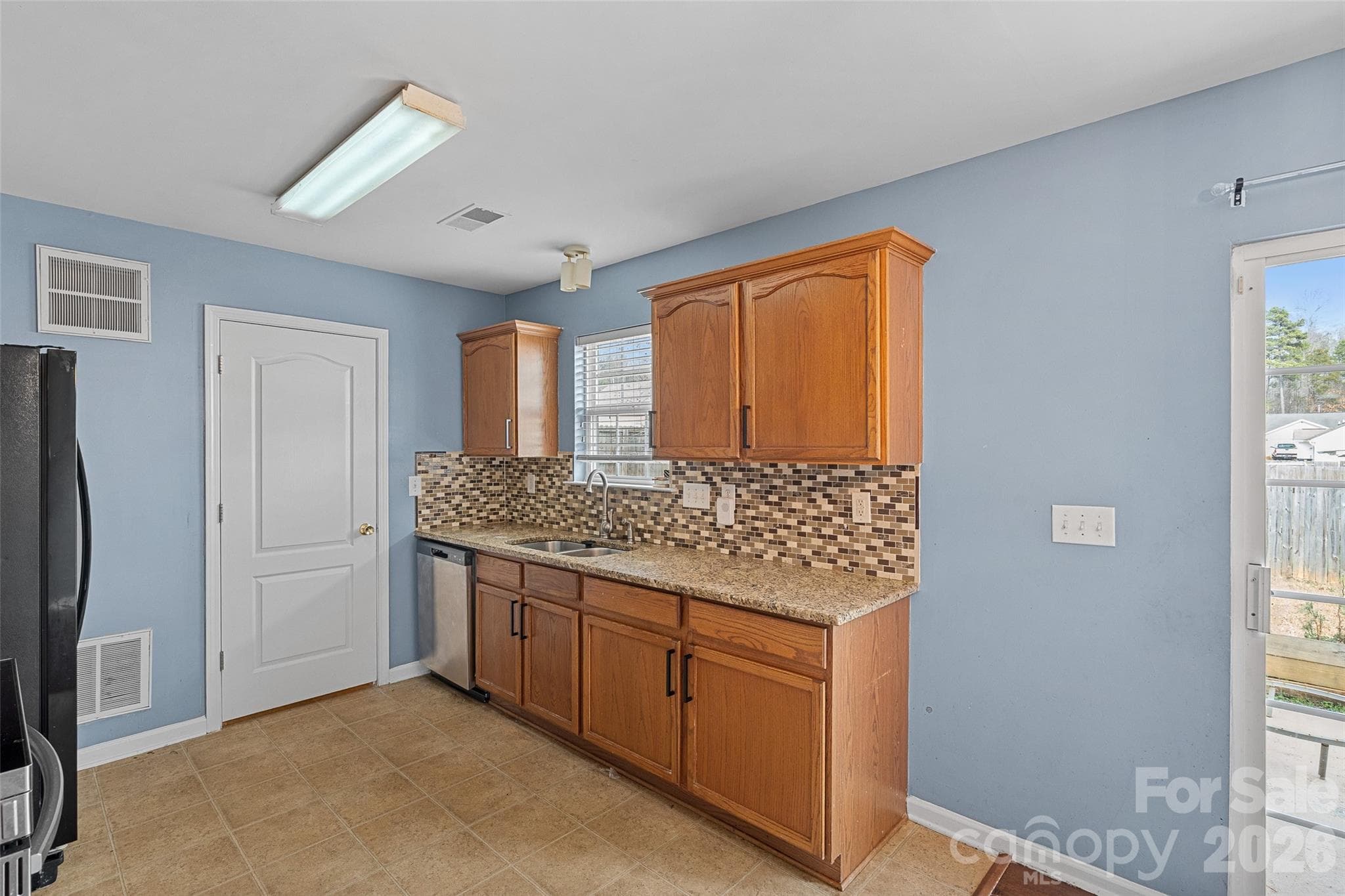 Single Family Residence at 7117 Angela Marie Court, Charlotte, photo 7 of 17