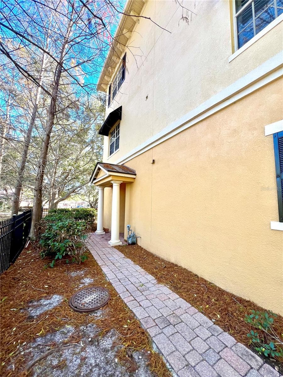 Townhouse at 809 HARBOR OAK LN, CLEARWATER, photo 3 of 33