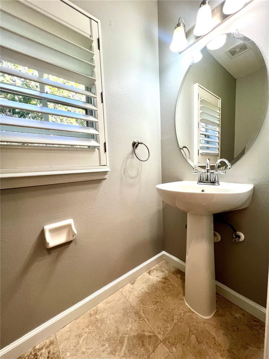 Townhouse at 809 HARBOR OAK LN, CLEARWATER, photo 21 of 33