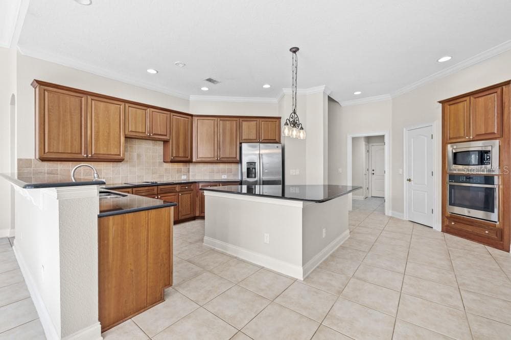 Single Family Residence at 25515 HAWKS RUN LN, SORRENTO, photo 6 of 64