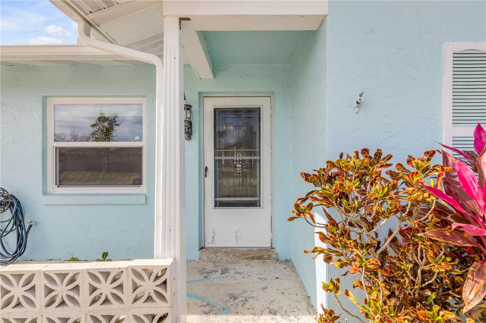 Single Family Residence at 26 LAUGHING GULL LN, EDGEWATER, photo 3 of 66